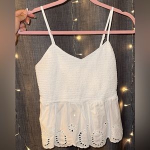 CUTE WHITE FLOW TOP